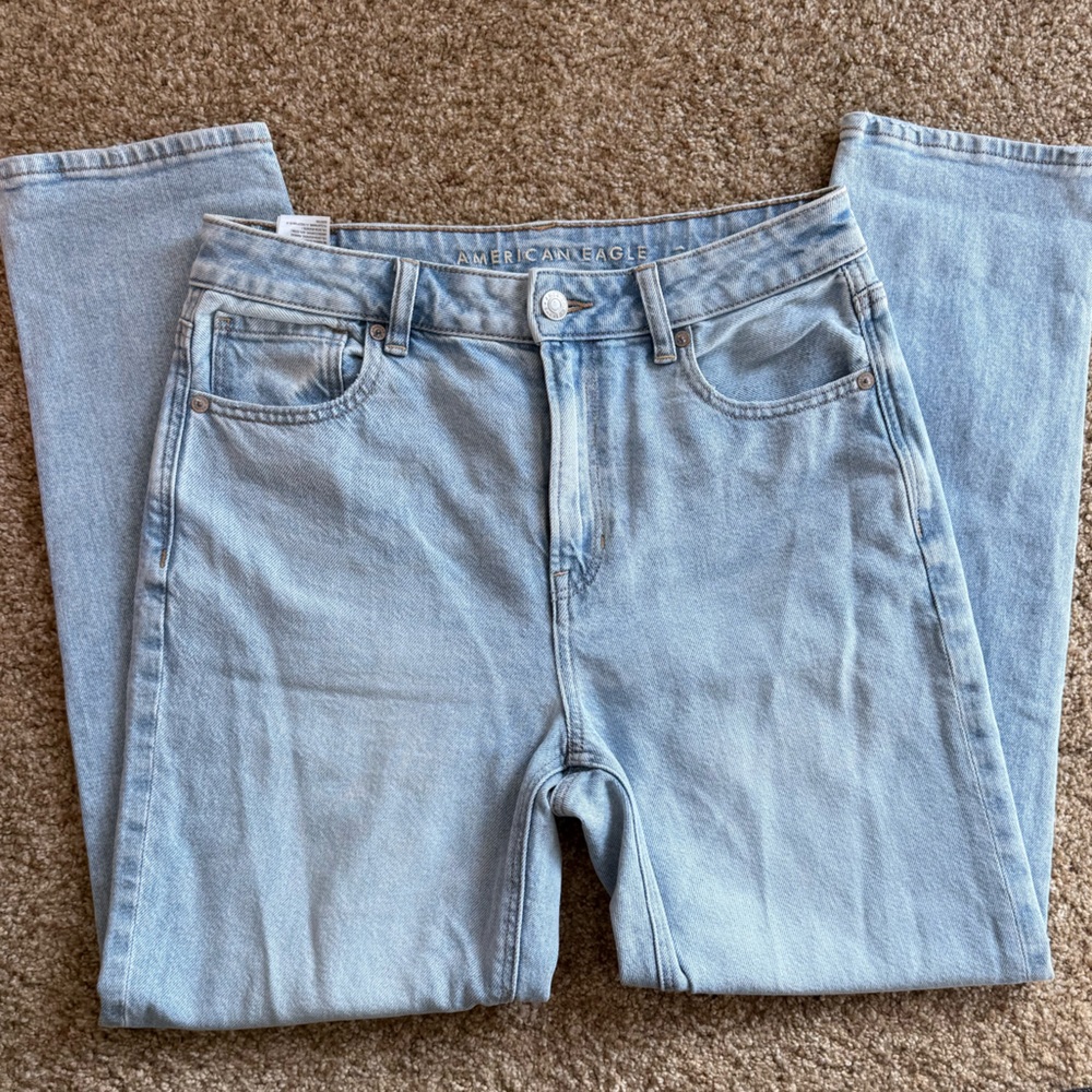 SOLD ⭕️ American Eagle High Waisted Mom Jeans